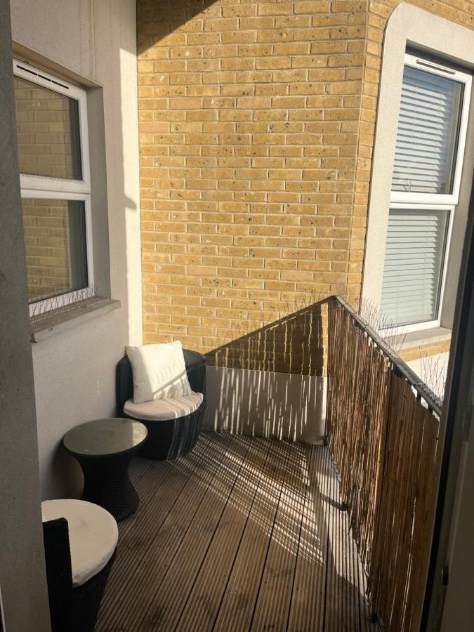 Spacious Modern 1-Bed Apartment Near Victoria Park London Exteriör bild